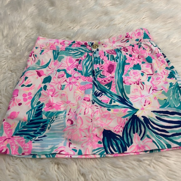 Lilly Pulitzer Skorts size 4 BNWOT two front pockets beautiful Skorts for summer - Picture 16 of 16